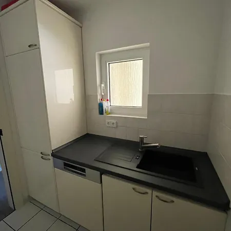 Fairway Apartment *