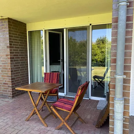 Fairway Apartment *